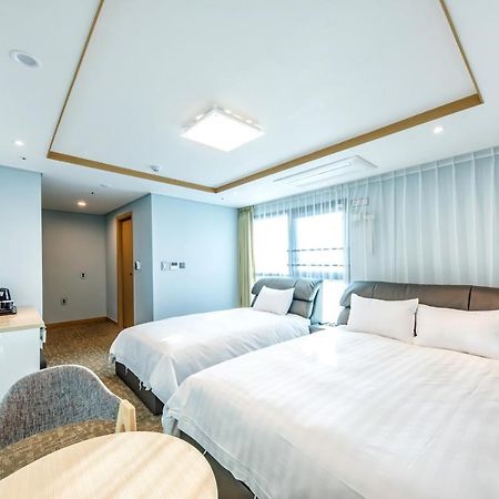 Hotel Dk ซอกวีโพ ภายนอก รูปภาพ