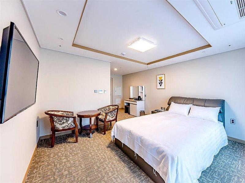 Hotel Dk ซอกวีโพ ภายนอก รูปภาพ