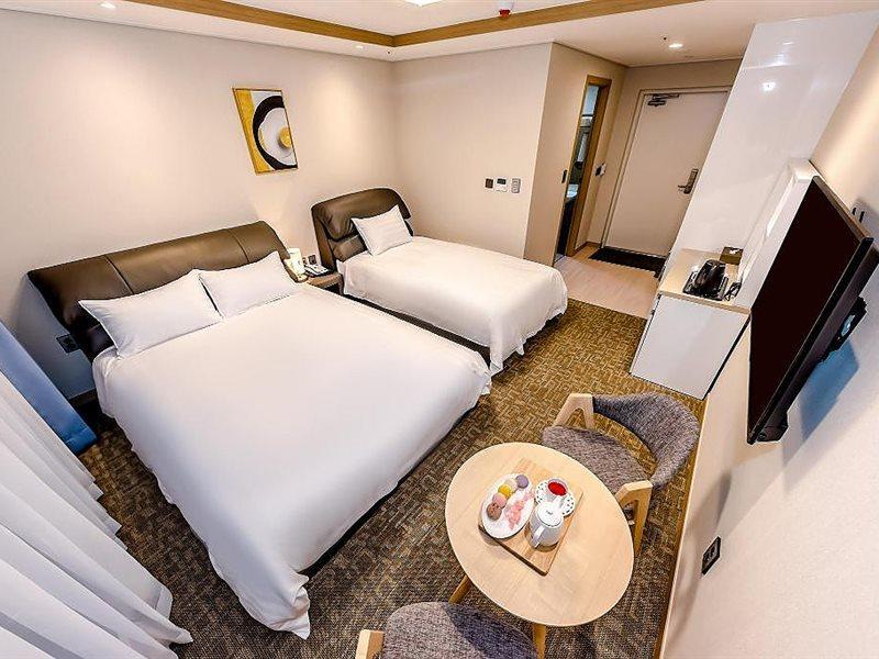 Hotel Dk ซอกวีโพ ภายนอก รูปภาพ