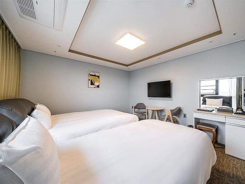 Hotel Dk ซอกวีโพ ภายนอก รูปภาพ