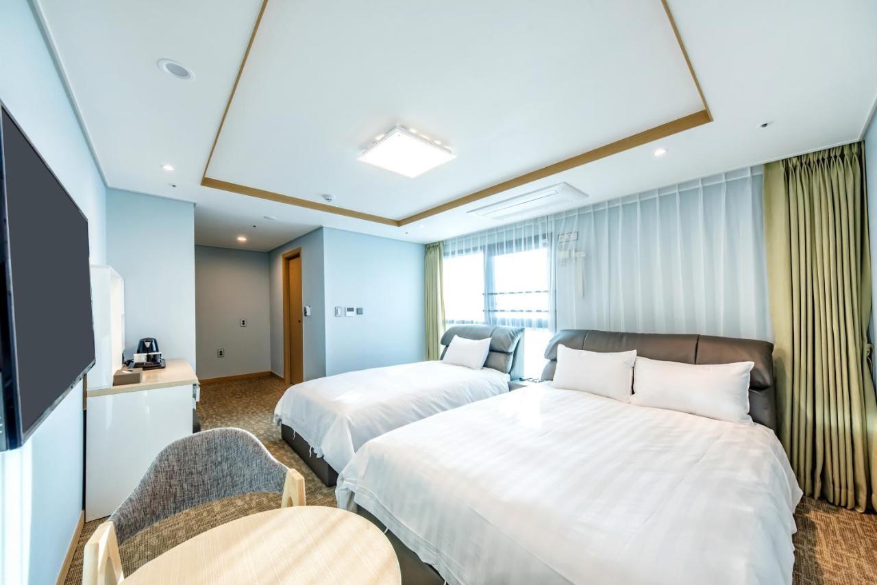 Hotel Dk ซอกวีโพ ภายนอก รูปภาพ