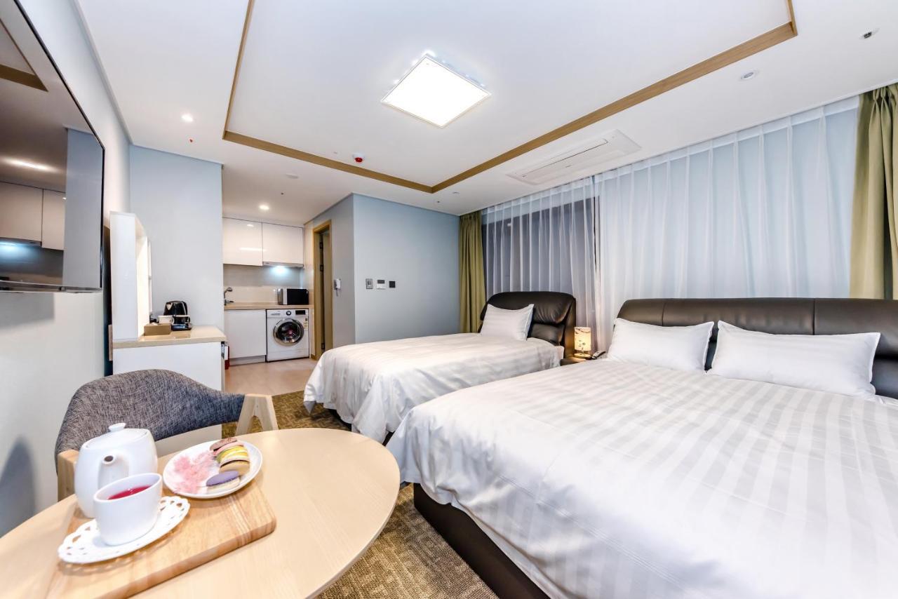 Hotel Dk ซอกวีโพ ภายนอก รูปภาพ