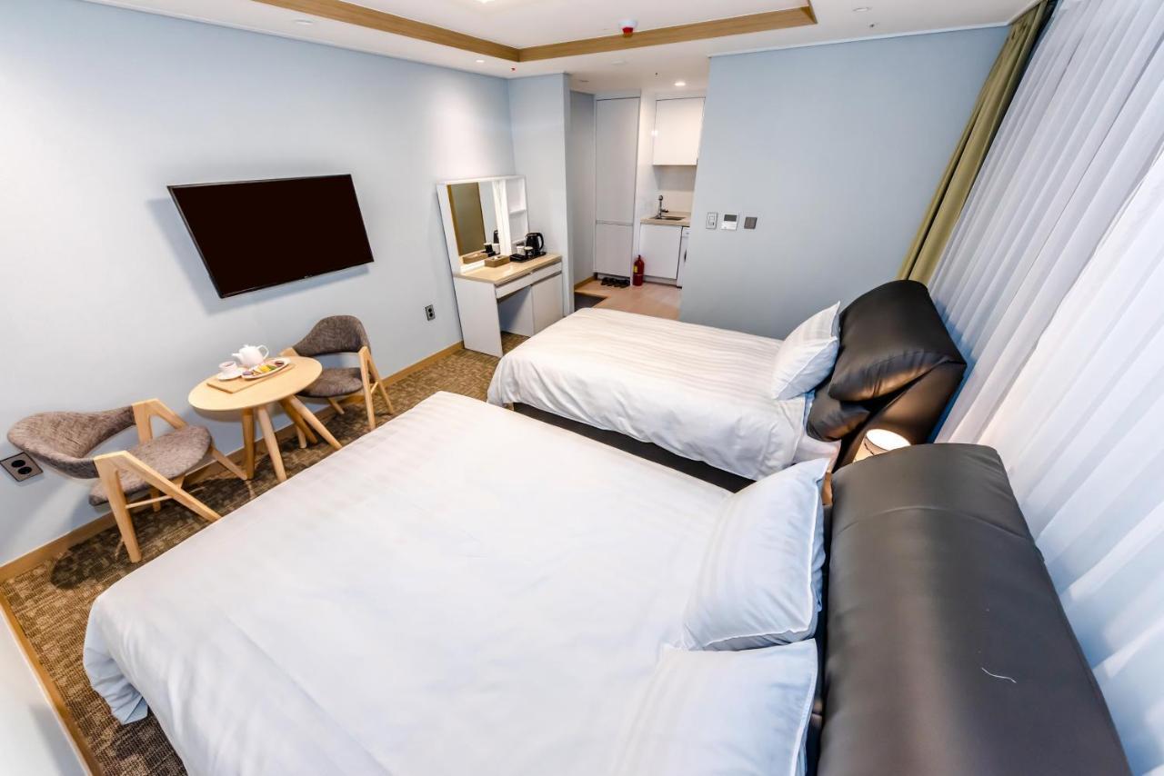 Hotel Dk ซอกวีโพ ภายนอก รูปภาพ