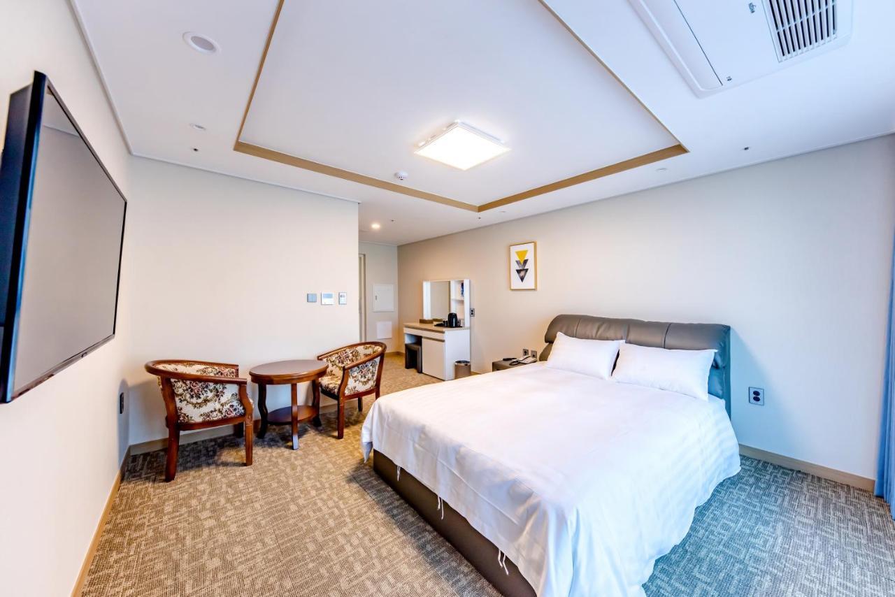Hotel Dk ซอกวีโพ ภายนอก รูปภาพ