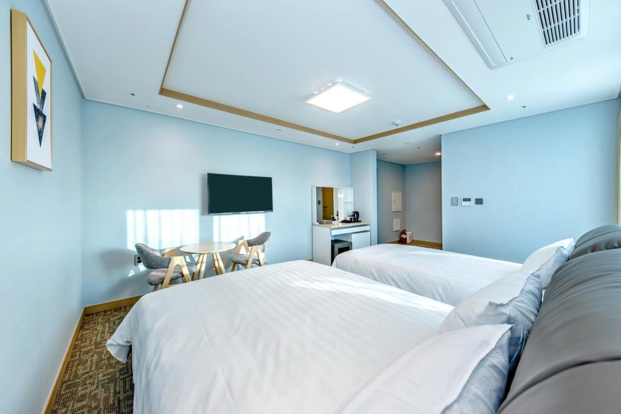 Hotel Dk ซอกวีโพ ภายนอก รูปภาพ