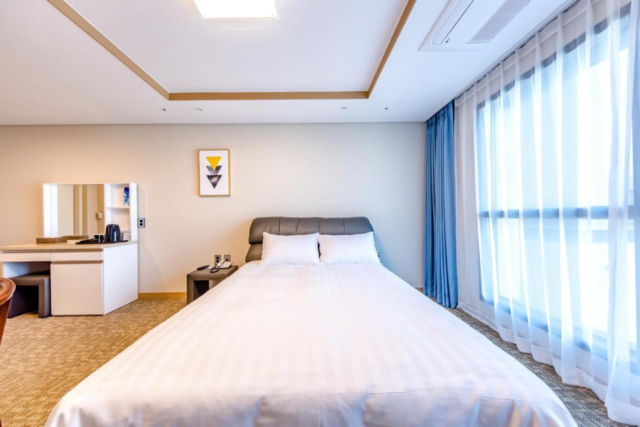 Hotel Dk ซอกวีโพ ภายนอก รูปภาพ