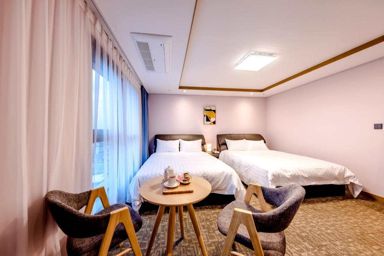 Hotel Dk ซอกวีโพ ภายนอก รูปภาพ