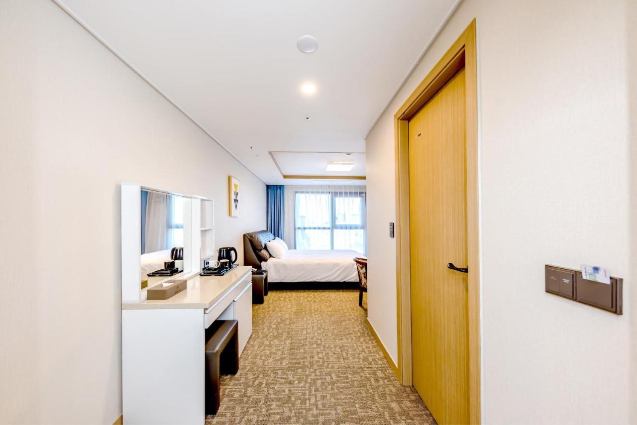 Hotel Dk ซอกวีโพ ภายนอก รูปภาพ
