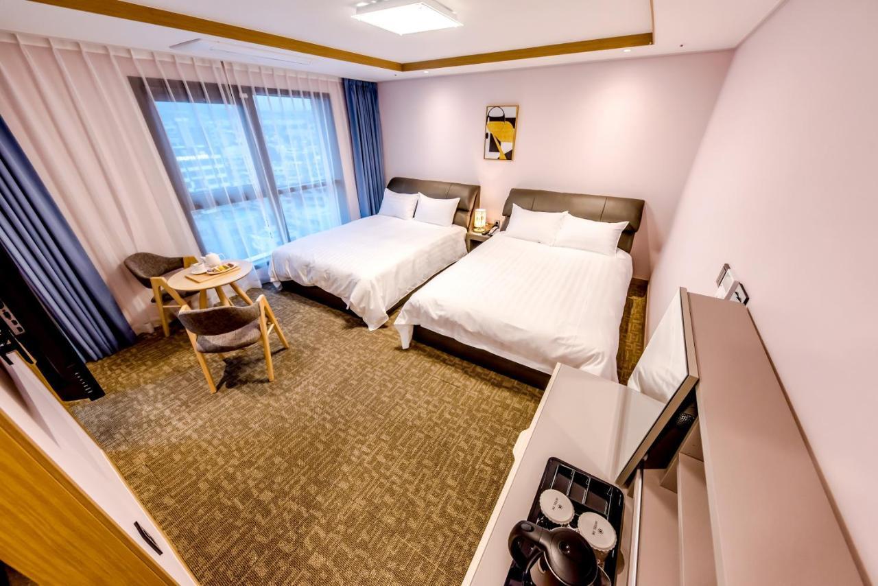 Hotel Dk ซอกวีโพ ภายนอก รูปภาพ