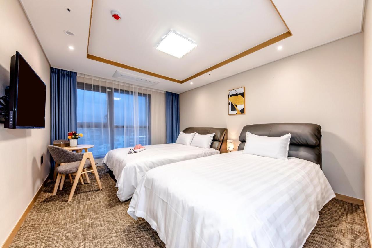 Hotel Dk ซอกวีโพ ภายนอก รูปภาพ